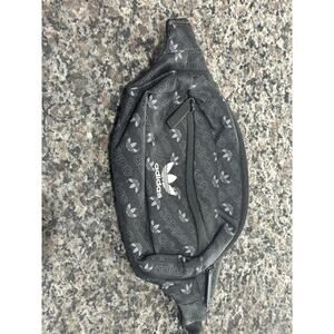 Adidas black Original Fanny Pack Waist Pouch Logo zipper Belt Bag Crossbody Mm57